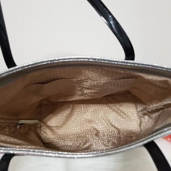 🎉SALE🎉 Kate Spade Shopper Tote - Picture 6 of 8